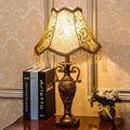 Europeisk Vintage Tyg Antik 1-Ljuskälla Bordslampa