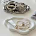 Neranthe - Elegante cuenco de cerámica para joyas Wit